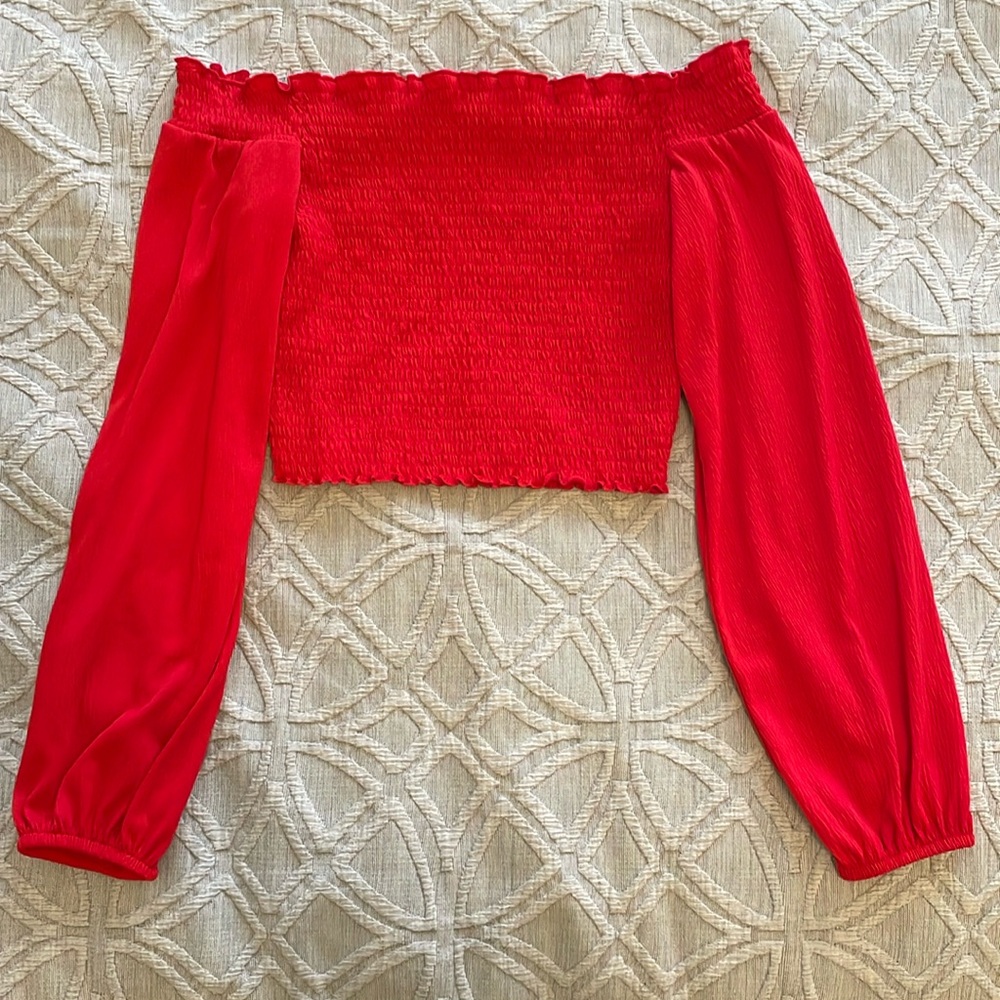 H&M Red off-the-shoulder blouse ♥️